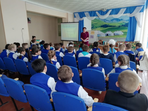 9 апреля в школе прошел поэтический конкурс юных чтецов «Золотая лира».