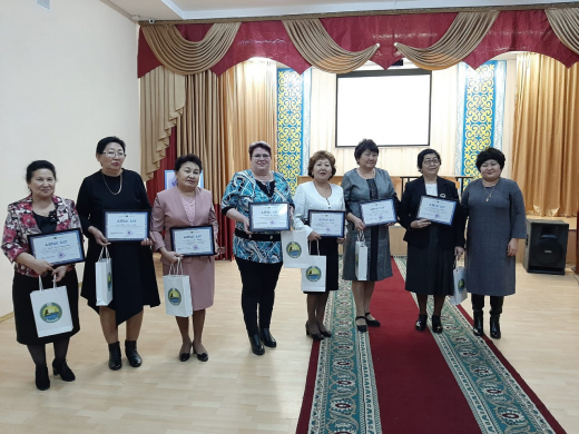 Тәуелсіздік мерекесіқарсаңында мектеп кітапханашылары Балқаш қалалық білім бөлімінің басшысы Г.Ж.Ағдарбекованың қабылдауында болды.