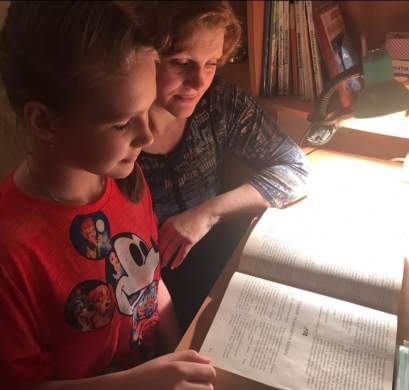 «Книги – это корабли мысли, странствующие по волнам времени и бережно несущие свой драгоценный груз от поколения к поколению».