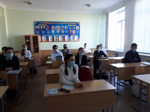 2 марта 2021 года проведено мероприятие «Любимые книги моей семьи» учителем английского языка Амировой Л.С.