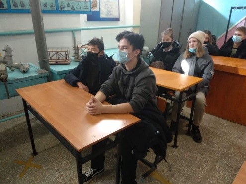 Не профессия выбирает человека, а человек профессию.