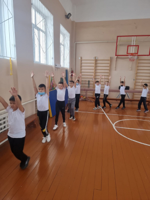 Информация  о проведении активных минуток в 1-4 классах «Все на зарядку! в рамках недели «Здоровье в порядке - спасибо зарядке!»