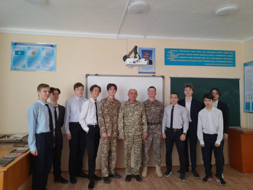 22 қарашада мектепте 10 және 11 сынып оқушыларының мектеп түлегі Александр Тереховичпен кездесуі өтті. 