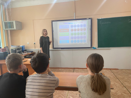 «Весёлые каникулы» продолжаются! Сегодня, 5.01 среди 5-ых классов был проведён Новогодний квест.