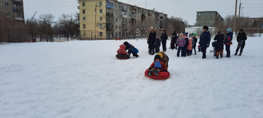 6 января 2023 года было проведено мероприятие для детей «Зимние забавы».