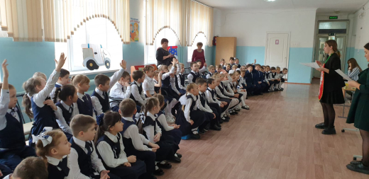 Облыстық «Бала және бағдаршам» айлығы аясында бірінші сыныптар үшін А.Мусин атындағы БГТК студенттері: Дарья Акимова және Виолетта Коваленкомен «Жол қозғалысы ережелерін біл!» ашық жоспарлы іс-шарасы жүргізілген болатын.