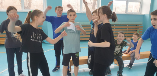 Народная подвижная игра является традиционным средством педагогики.