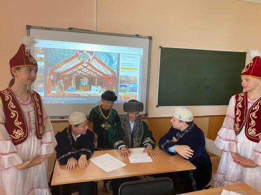 В рамках республиканского культурно-просветительского проекта «Мың бала», на базе нашей школы был проведен ряд мероприятий, одним из которых являлось «Өнер алды - қызыл тіл».