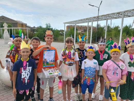 1 место заняла в городском конкурсе индейцы наш пришкольный лагерь 