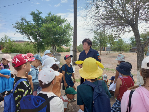 27 маусымда мектеп жанындағы лагерьде демалып жатқан балалар Балқаш қаласының су-құтқару станциясына барды, онда медбике-құтқарушы Багдат Сатпековна Абжанова балаларға су айдындарындағы тәртіп ережелері туралы тағы да еске салып, көліміздің шомылуға болат
