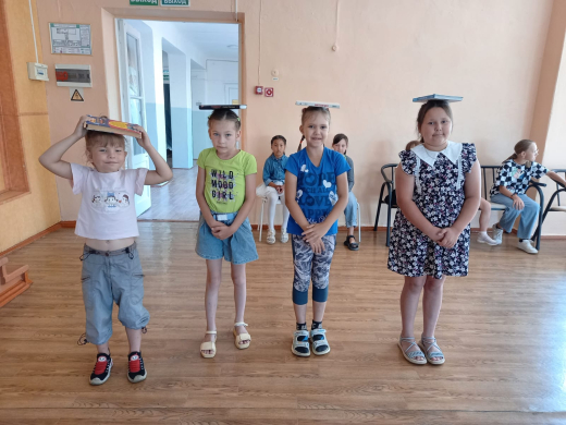 29 маусымда демалушылар үшін конкурстар ұйымдастырылды: ұлдар армрестлингте, сондай-ақ күш пен төзімділікте жарысты; ал қыздар үшін «Мисс Грация» би байқауы мен байқауы өткізілді. 