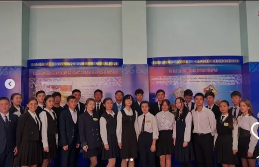 Ахметова Айнура победила в выборах городского президента.