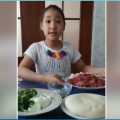 Накануне праздника Улдана, ученица 2-го класса, приготовила одно из национальных блюд азербайджанского народа - дюшбара...