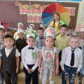 Сегодня для ребят класса предшкольной подготовки ( воспитатель-Игнатенко Анна Владимировна) прошёл праздник-Здравствуй, осень золотая.
