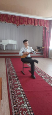 Дәстүрлі ән сыныбында мектеп бітіруші түлектердің тыңдалымы