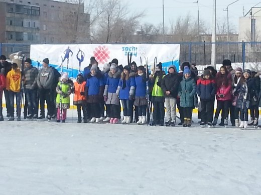 Республиканская акция «Вместе! К победам!» нашла в Балхаше полную поддержку  7 февраля на  стадионе СШ №15  прошла соревнования по конькобежному спорту и лыжным гонкам.