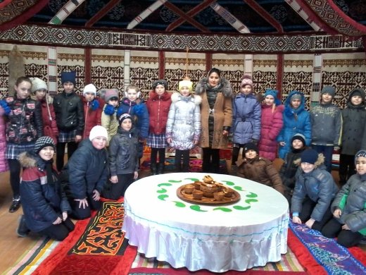 Елбасы экспозициялық киіз МҮ.Хамзина