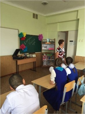 Классный час в 7 «Б» классе с приглашением ветерана труда Фарида Салимжанова