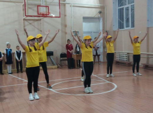 3.02.2020 года в стенах нашей школы прошла торжественная линейка, посвященная открытию декады «Самопознание: Педагогика Любви и Творчества».