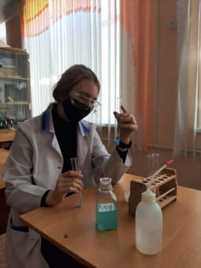 13 апреля учителем химии Тила Е.Ю. было проведено мероприятие «Обыкновенное чудо», где ребята на практике проводили химические эксперименты изучали свойства веществ