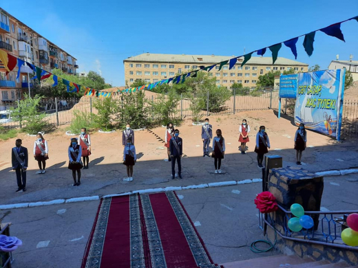 Торжественное собрание по вручению аттестатов выпускникам школ