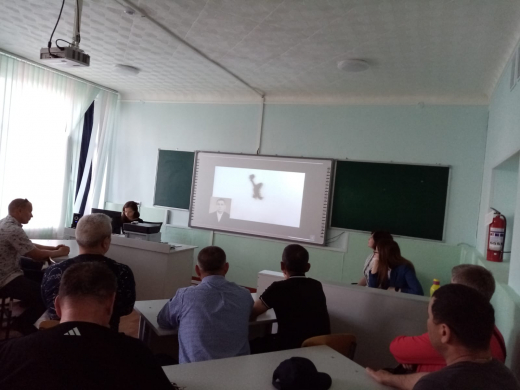 13 Мамырда №10 жалпы білім беретін мектепте 