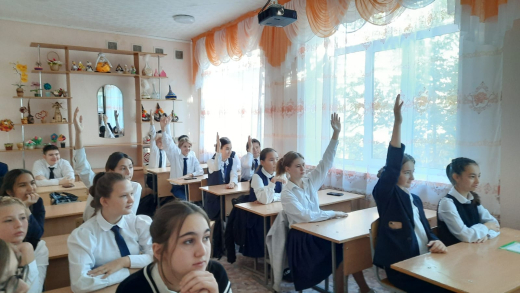 Қазақта ақын-жазушыларды ерекше қадірлеген. 