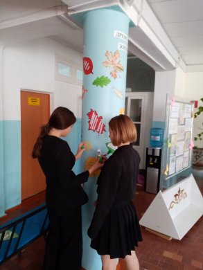 Учащиеся школы с 1 по 11 класс приняли участие в экологической акции «Древо жизни».