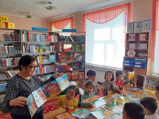 Поездка в библиотеку 19 сентября классный руководитель дошкольной группы Тойшыбекова Г. 19 сентября привела своих воспитанников в библиотеку КГУ «Общеобразовательная школа № 5» Балхашского городского отдела образования.