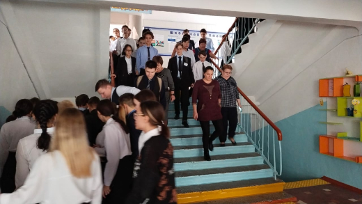 18 ноября 2022 года в КГУ «ОШ №10» города Балхаш проведена учебная тренировка с сотрудниками организации, обучающимися и педагогами по теме: «Действия постоянного состава и детей при возникновении пожара».