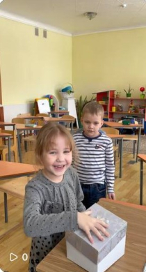 Балаға күштеп білім беруден гөрі, баланың білімге деген құштарлығын ояту ең маңызды мақсат.