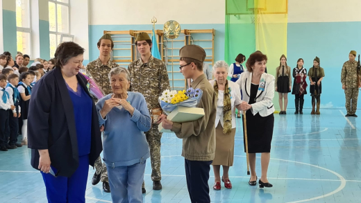 Поклонимся великим тем годам!