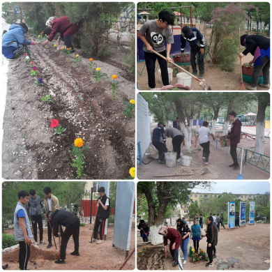 Учащиеся 8-11 классов вышли на субботник в рамках акции 