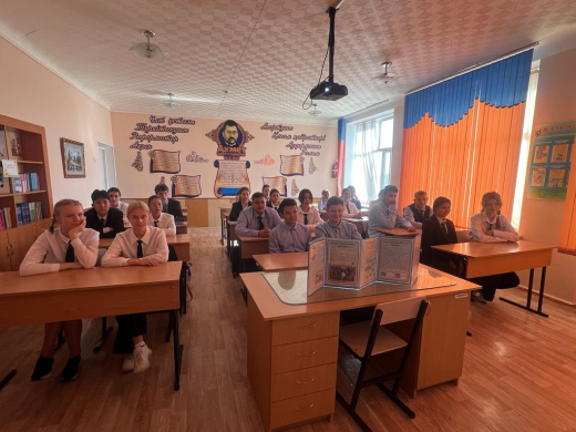 Қазақстан халқы тілдері мерекесіне орай қазақ тілі мен әдебиеті пәні мұғалімдері Ахметова Данагул Тургановна  мен Абеубекова Шынар Айтбековна 9-сыныптар арасында Ахмет Байтұрсыновтың өмірі мен шығармашылығын дәріптеу мақсатында 