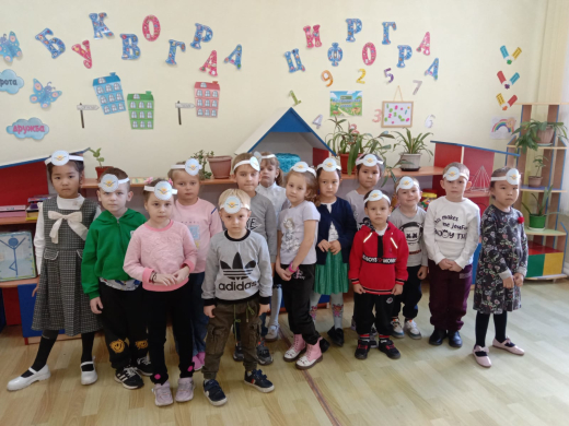 Қазіргі қоғамда Орта Азия мен Қазақстан аумағында орналасқан қазақ халқының тарихи өткенін, қасиетті орындарды, ежелгі қалаларды, сәулет жауһарларын білуге көп көңіл бөлінеді.