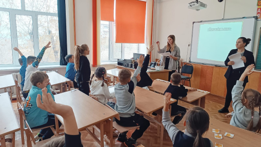 Бүгін 01.11.23. мектепте 2-сынып оқушылары қатысқан «Сүйікті ертегілер парақтары бойынша» зияткерлік ойыны өтті.