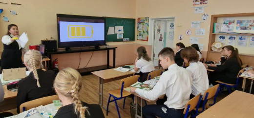 В общеобразовательной школе №10 был проведён открытый урок по английскому языку в 11 классе на тему «Dolphins».