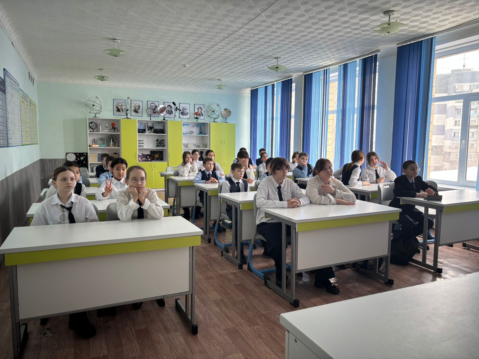 В рамках проведения мероприятий по математической неделе был организован просмотр познавательных фильмов для учащихся разных возрастных групп.