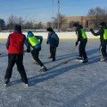 С 19 января 2015 года началось соревнование по хоккейю среди учащихся  школ  города.