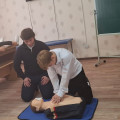 С целью обучения школьников базовым навыкам спасения жизни и снятия психологического барьера перед оказанием помощи, 22.09.2026 года на базе КГП «Многопрофильной больницы г.Балхаш» для учащихся 9-11 классов был проведен интерактивный тренинг «Сердечно-лег