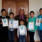 Золотые медалисты школьной  спартакиады   по  шахматам  среди  команд  Карагандинской  области.